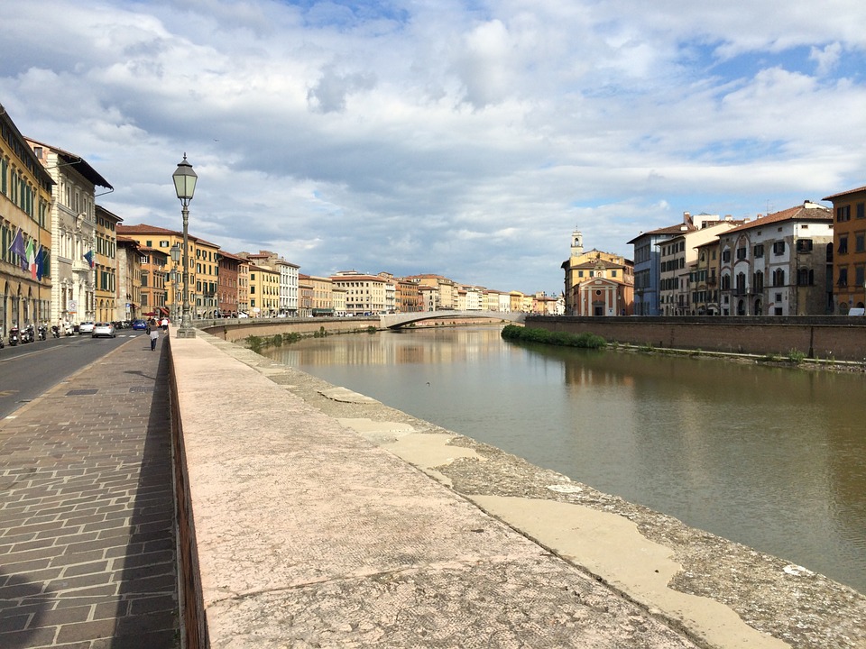 Benvenuti a Pisa: Luminara, Palio San Ranieri e Gioco del Ponte